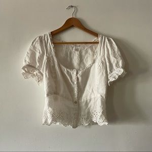 Wilfred la bohème short sleeve white linen crop top with button up front